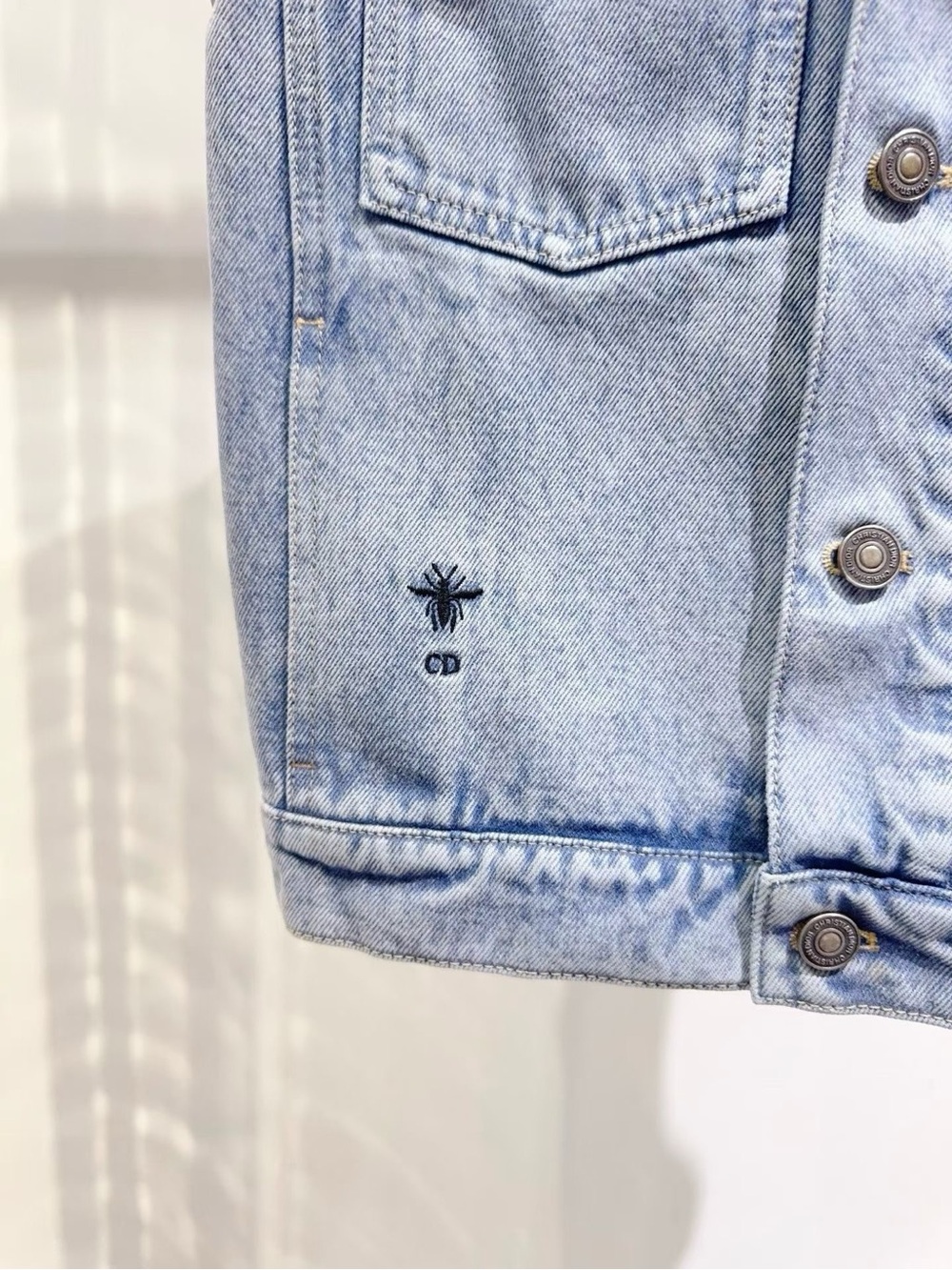 🚩steal Dior Light Blue Denim Vest with Branded Button - Picture 3 of 7